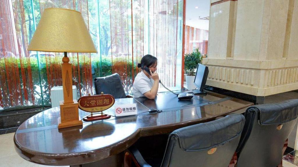 Golden Spring Hotel Lijiang Lijiang  Zewnętrze zdjęcie