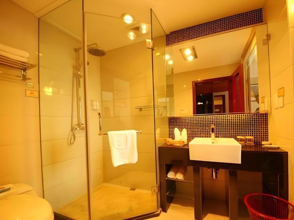 Golden Spring Hotel Lijiang Lijiang  Zewnętrze zdjęcie
