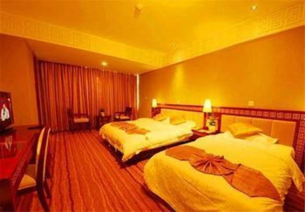 Golden Spring Hotel Lijiang Lijiang  Zewnętrze zdjęcie