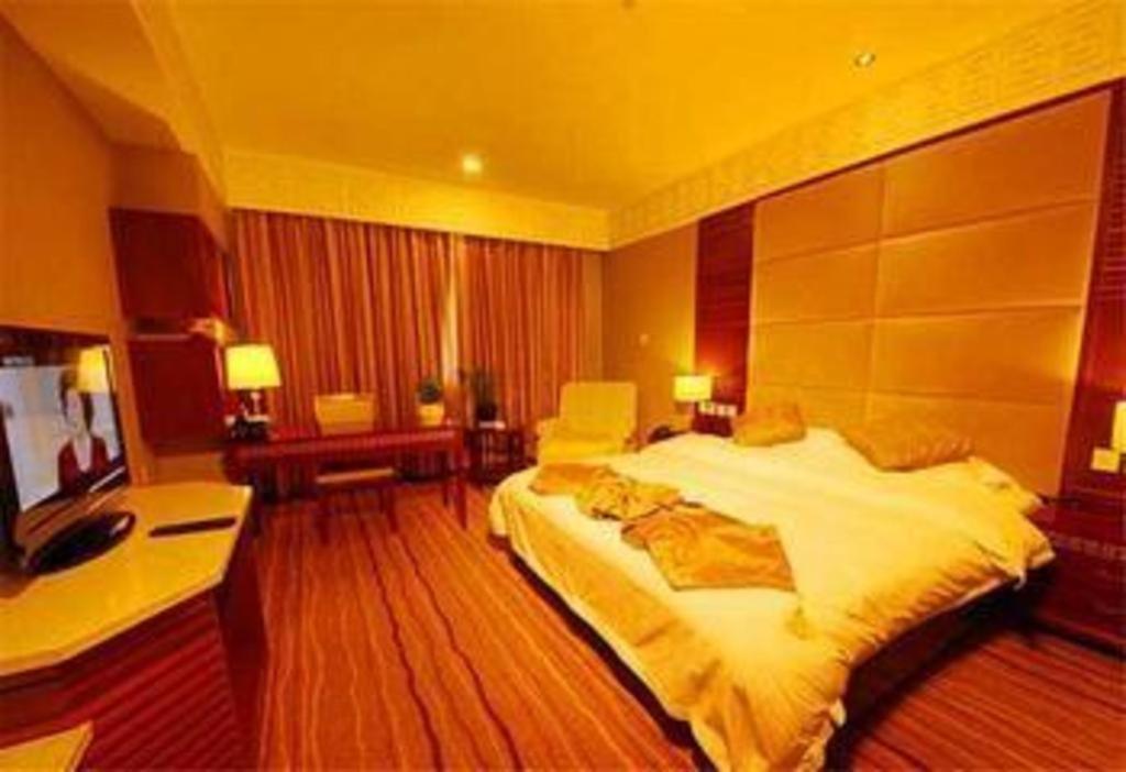 Golden Spring Hotel Lijiang Lijiang  Zewnętrze zdjęcie