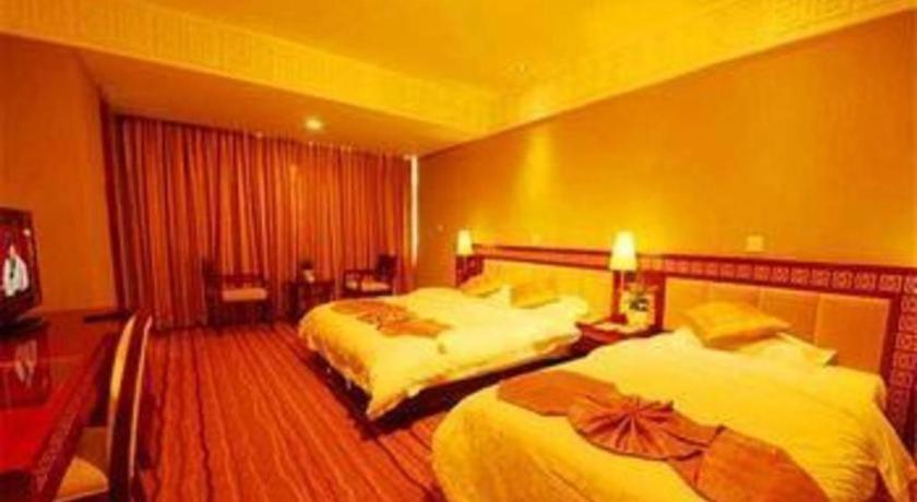 Golden Spring Hotel Lijiang Lijiang  Zewnętrze zdjęcie
