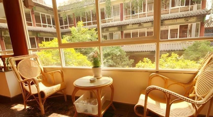 Golden Spring Hotel Lijiang Lijiang  Zewnętrze zdjęcie