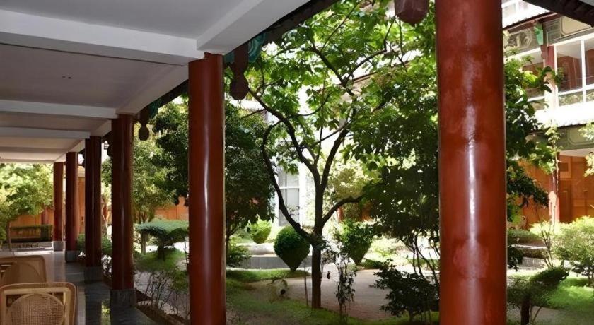 Golden Spring Hotel Lijiang Lijiang  Zewnętrze zdjęcie
