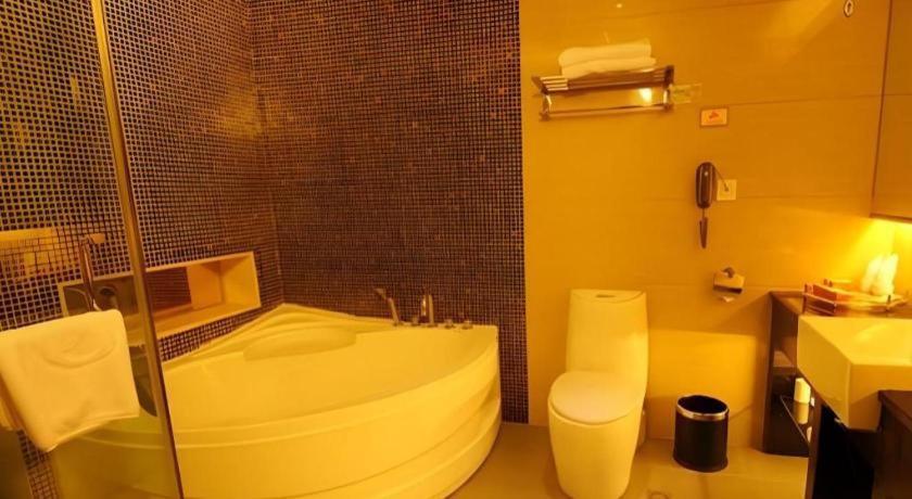 Golden Spring Hotel Lijiang Lijiang  Zewnętrze zdjęcie