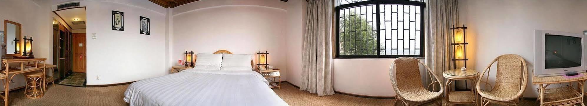 Golden Spring Hotel Lijiang Lijiang  Zewnętrze zdjęcie