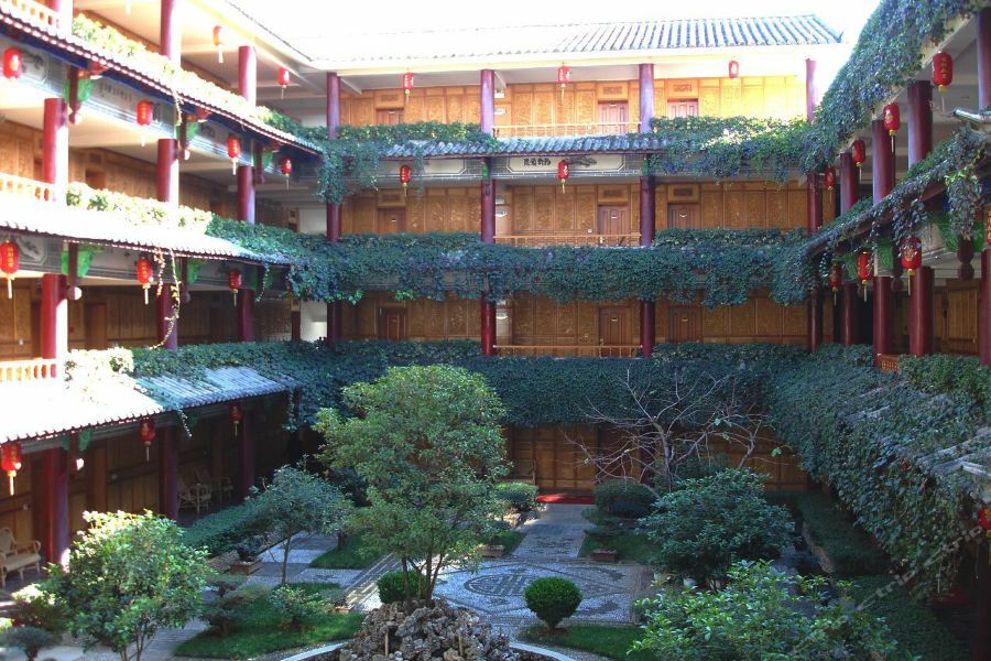 Golden Spring Hotel Lijiang Lijiang  Zewnętrze zdjęcie